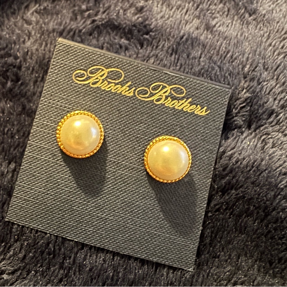 Brooks Brothers Gold and Cream Stud Earrings